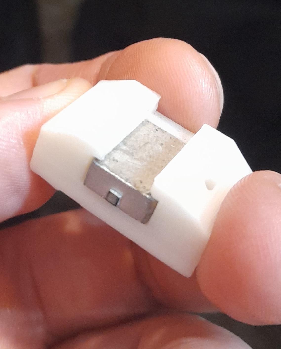 Encapsulados para sensores RFID en entornos de alta tensión y temperatura